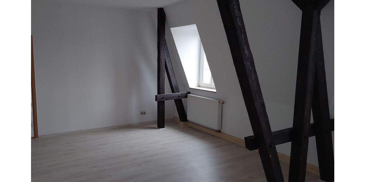 Zimmer Halle (Saale) Damaschkestraße - 3 Zimmer, 94 m&sup2;, 685&euro; | Angebot:25770429