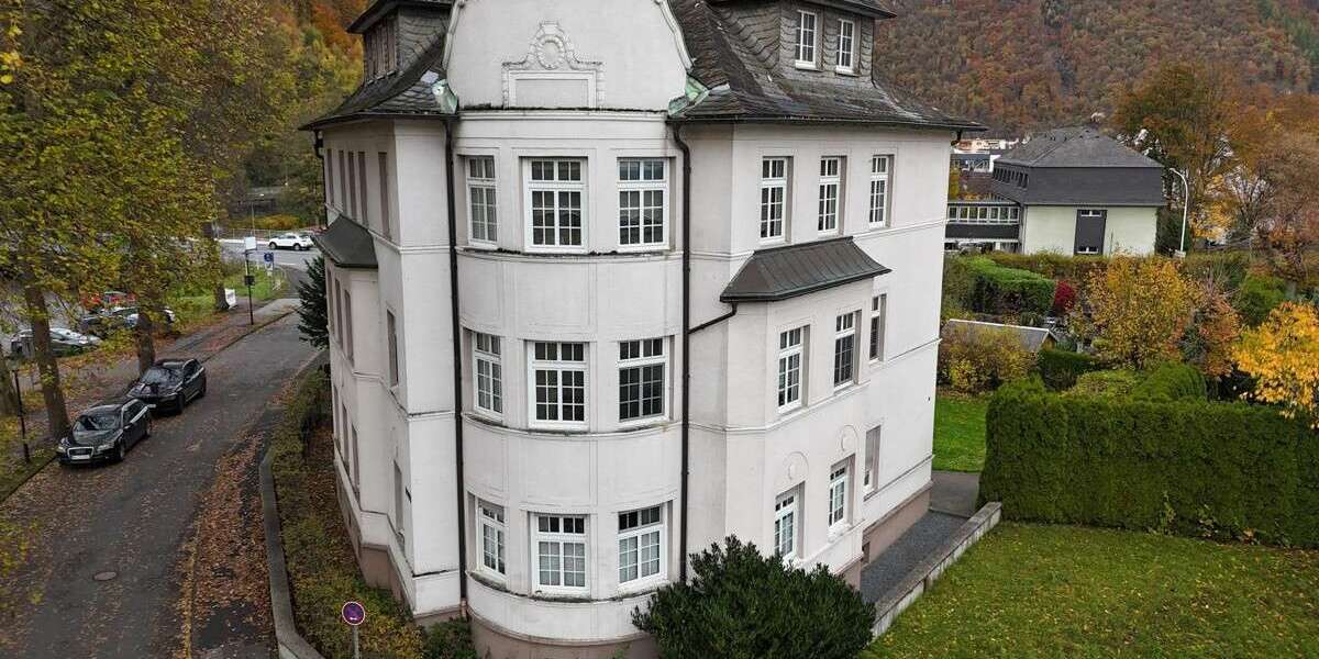 Etagenwohnung Werdohl - 4 Zimmer, 111 m&sup2;, 165.000&euro; | Angebot:24889884