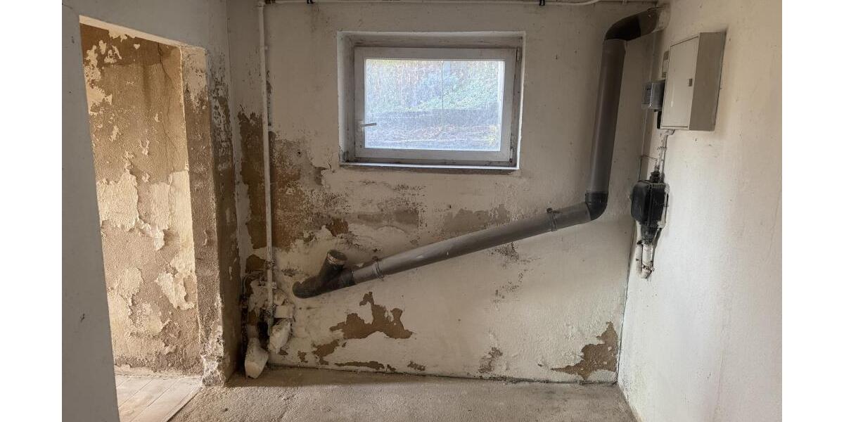 Sehr helle 2 Raum-Whg. mit Ausblick über die Stadt und Garage und *Bungalow auf dem Grundstück - Dachgeschoßwohnung Gera Ostviertel | Angebot:26334867