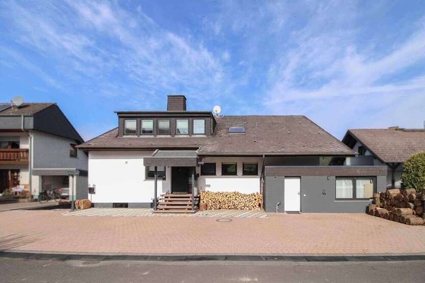 Haus zum Kaufen in Marienfels 479.000 € 461.43 m²