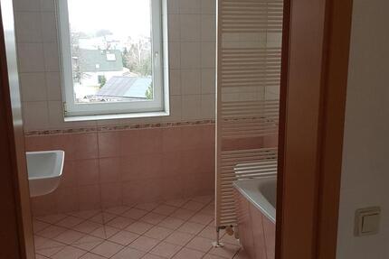 2-Raum-Wohnung, 70 qm., ruhig gelegen 2 zimmer