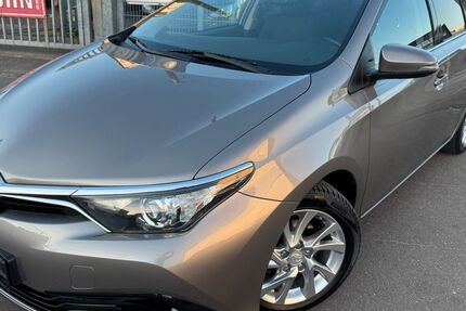 Toyota Auris 245.160 km 7.300 € Köln 50827