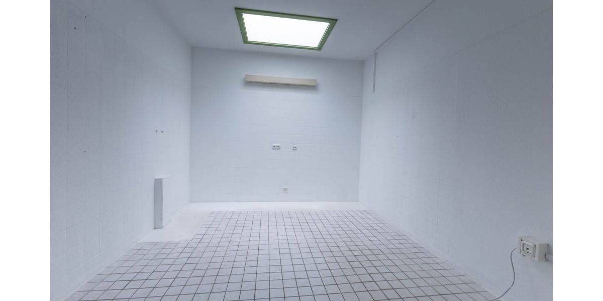 Gewerbeobjekt Heide - 8 Zimmer, 300 m&sup2;, 2.500&euro; | Angebot:26886401