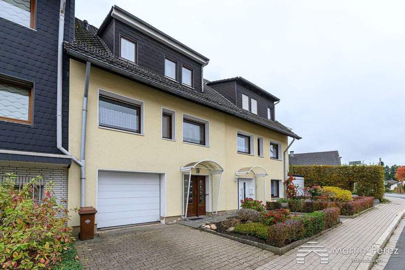 Gemütliches Reihenmittelhaus - Keller - Wintergarten - Garage - 4 zimmer