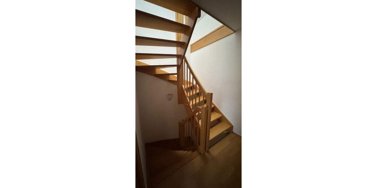 Reihenmittelhaus Aue - 5 Zimmer, 130 m&sup2;, 330.000&euro; | Angebot:25771065