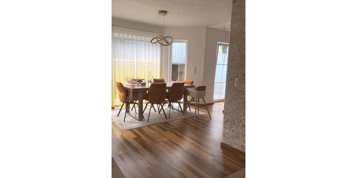 Reihenhaus Obertraubling - 7 Zimmer, 225 m&sup2;, 780.000&euro; | Angebot:27115188