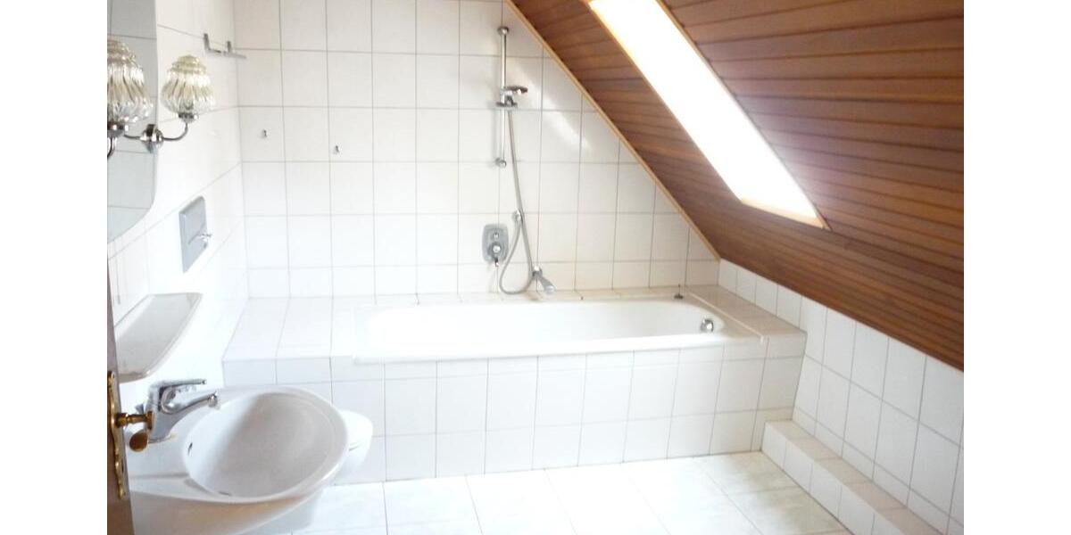 Einfamilienhaus Bergen - 7 Zimmer, 160 m&sup2;, 390.000&euro; | Angebot:26958654