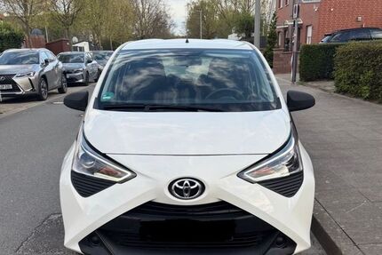 Toyota Aygo (X) 95.000 km 6.900 &euro; Hannover 30165