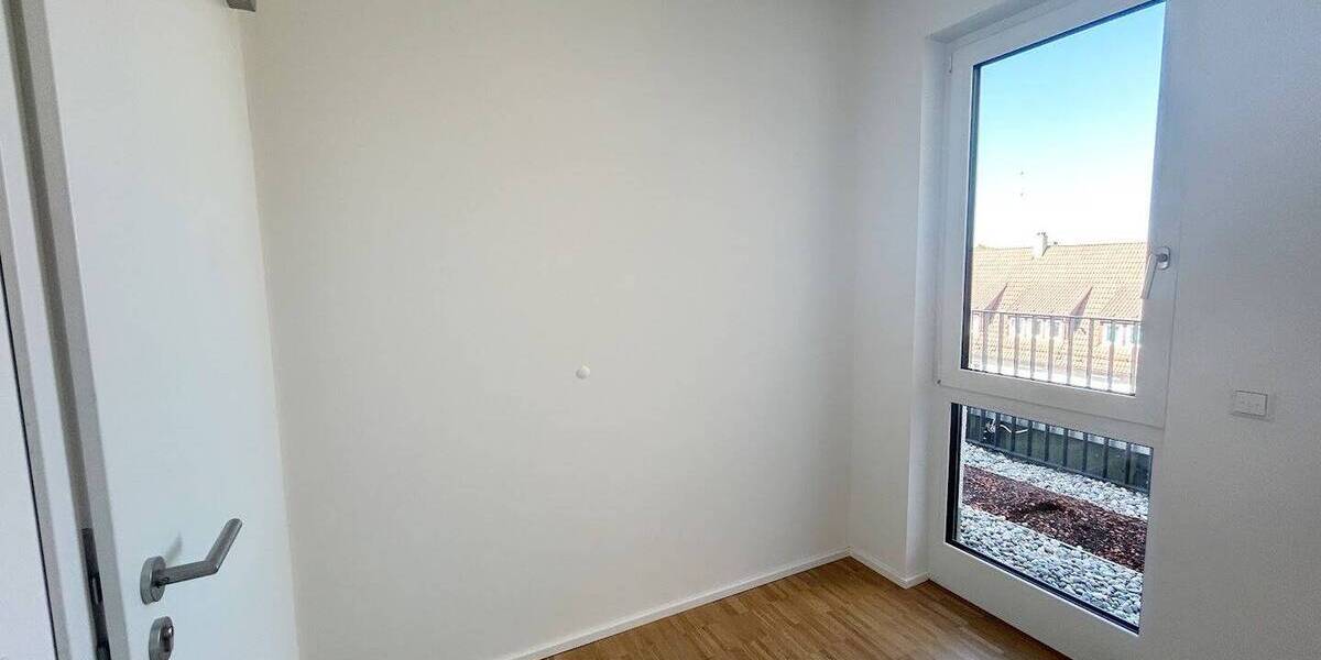 Etagenwohnung Stuttgart Untertürkheim - 3 Zimmer, 108 m&sup2;, 1.990&euro; | Angebot:24027699