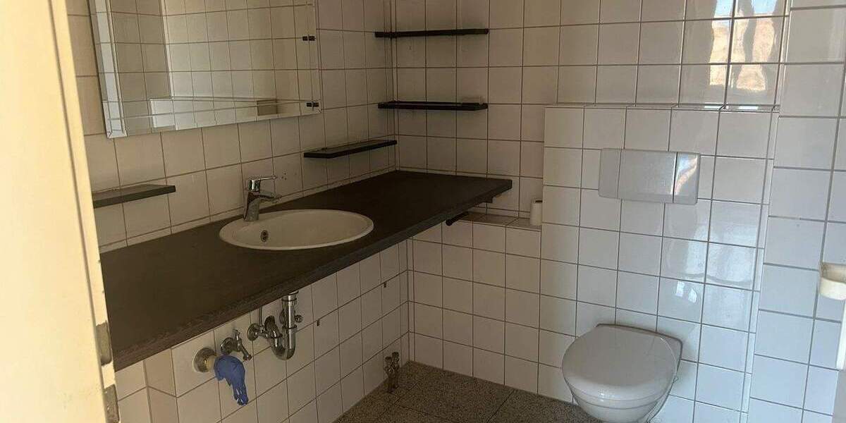 Etagenwohnung Weißenfels - 3 Zimmer, 109 m&sup2;, 800&euro; | Angebot:24990147