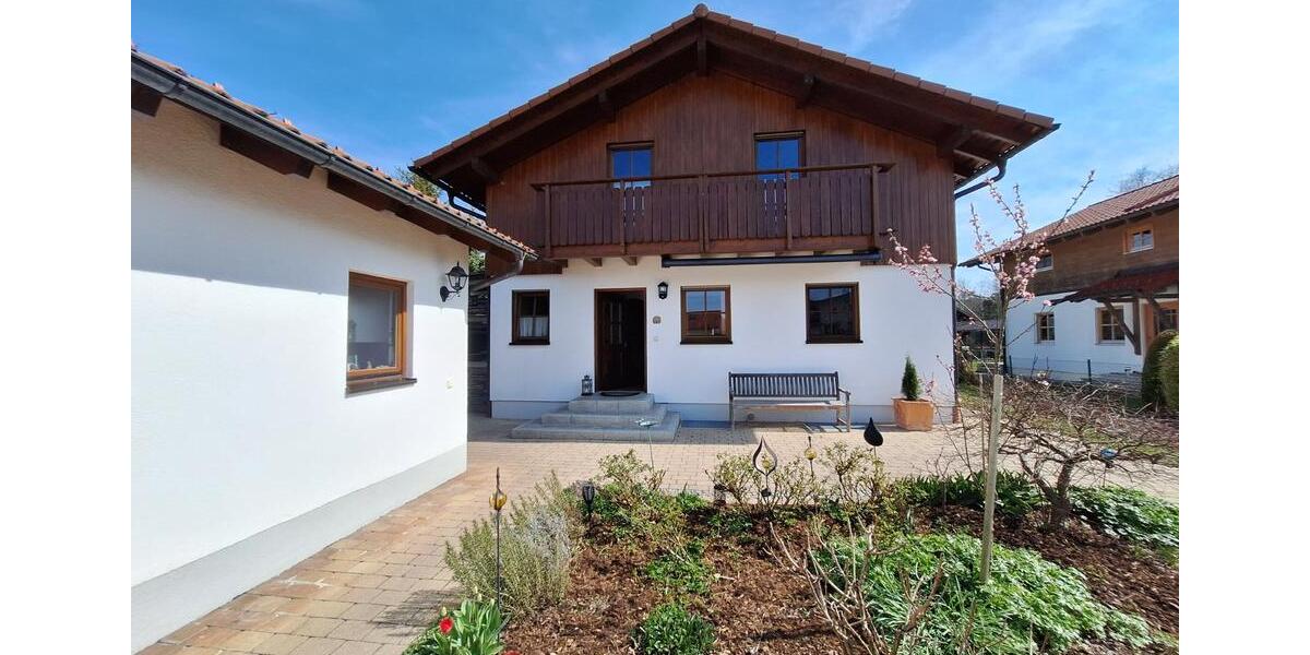 Einfamilienhaus Berg - 4 Zimmer, 169 m&sup2;, 3.200&euro; | Angebot:24589735