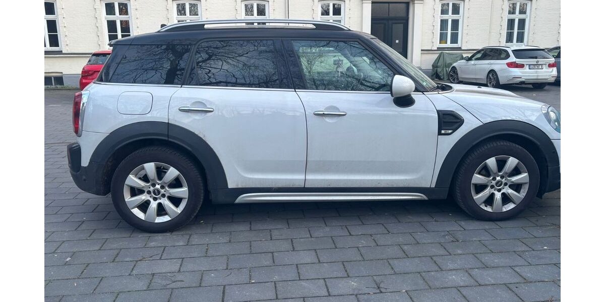 Mini Countryman D (Cooper) 252.627 km 9.870 &euro; Hamburg 20535