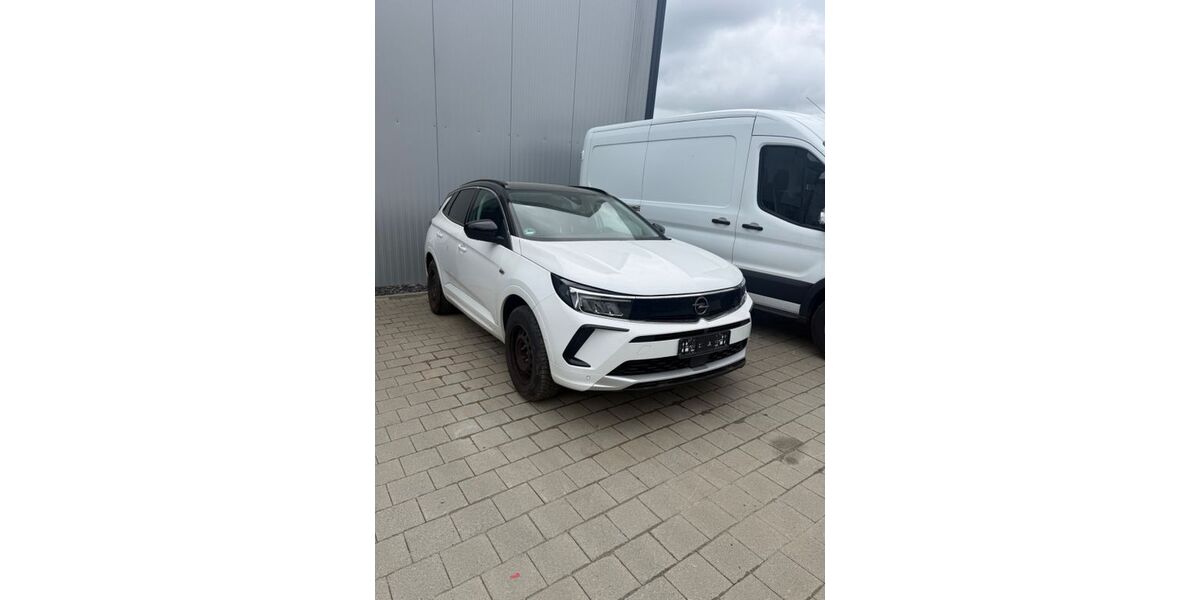 Opel Grandland (X) 12.708 km 11.500 &euro; Borken Hessen 34582