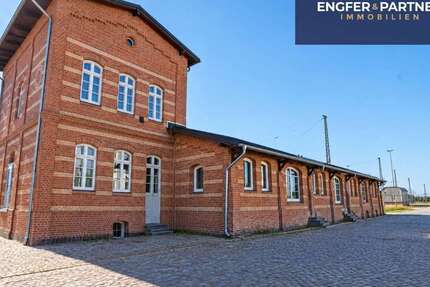 Wohnung Bützow - 1 Zimmer, 21 m&sup2;, 299&euro; | Angebot:27324160