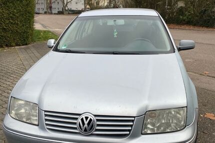VW Bora 129.000 km 2.380 € Stuttgart 70199