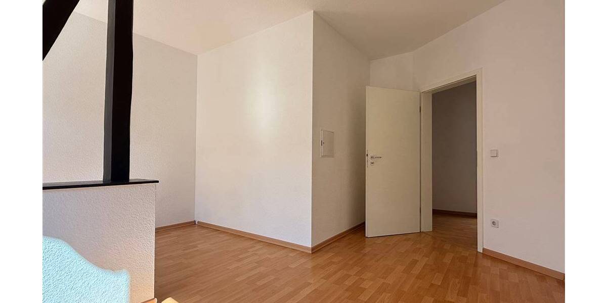 Etagenwohnung Halle Giebichenstein - 2 Zimmer, 63 m&sup2;, 600&euro; | Angebot:26345412