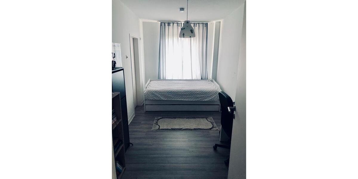 Etagenwohnung Emden - 4 Zimmer, 100 m&sup2;, 950&euro; | Angebot:26398876