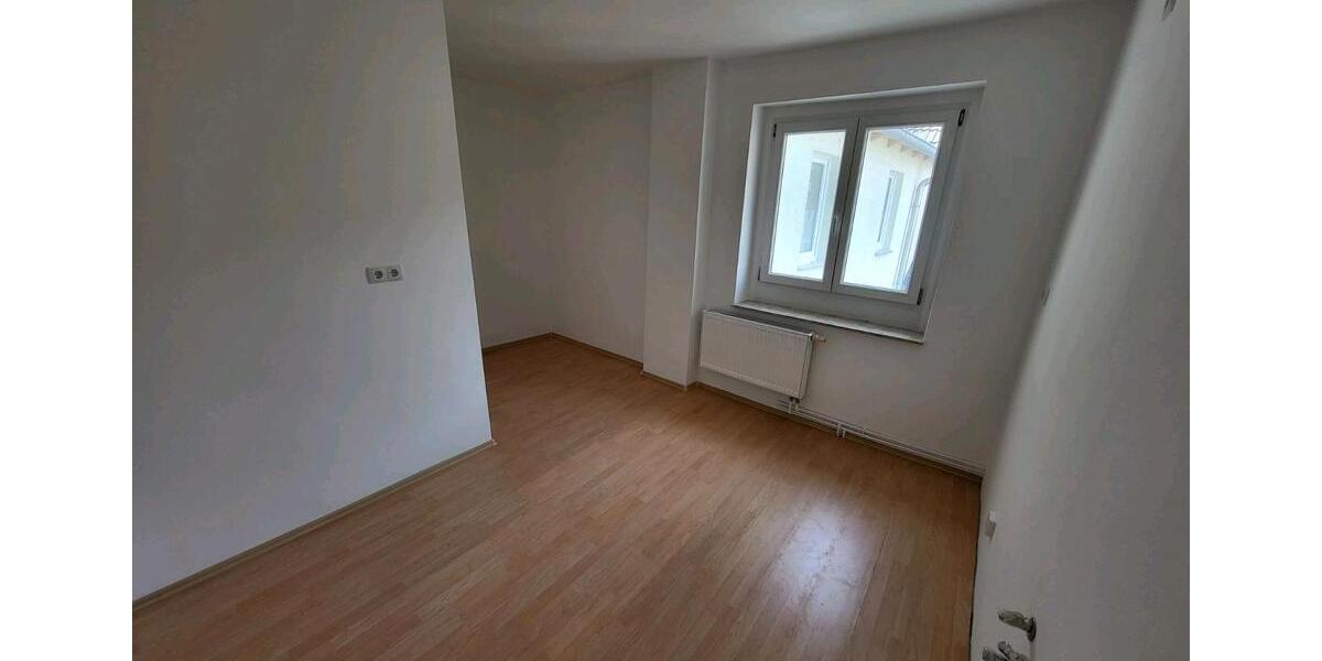 Einfamilienhaus Querfurt - 12 Zimmer, 221 m&sup2;, 200.000&euro; | Angebot:26971210