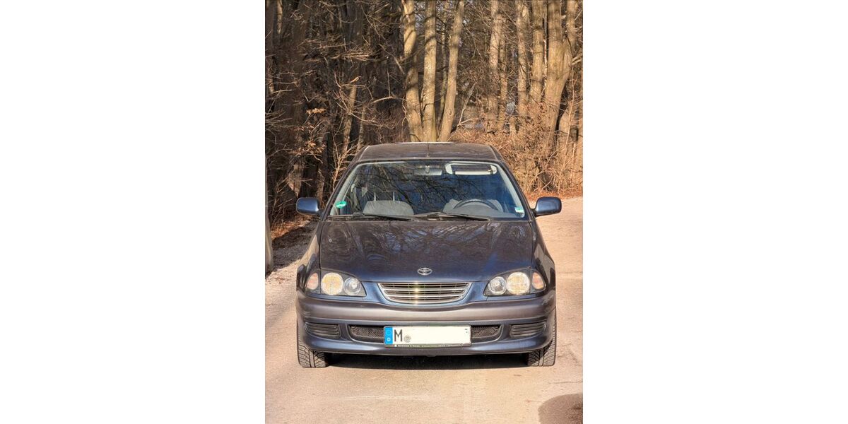 Toyota Avensis 67.000 km 3.450 &euro; Dachau 85221