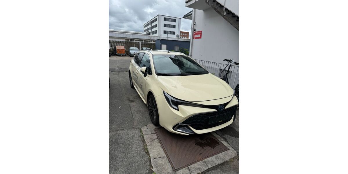 Toyota Corolla 169.000 km 16.900 &euro; Nürnberg 90441