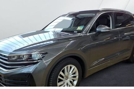 VW Touareg 22.695 km 54.890 &euro; Bielefeld 33689