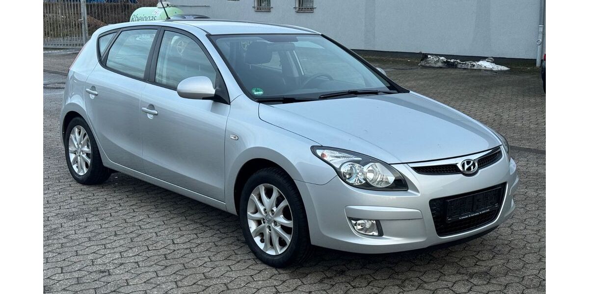 Hyundai i30 66.620 km 6.450 &euro; Bornheim 53332