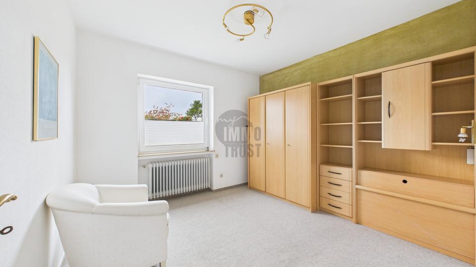 Exklusive Villa in Toplage von Grasdorf – 10 Zimmer, traumhafter Feldblick & Wellnessbereich mit Pool 10 zimmer