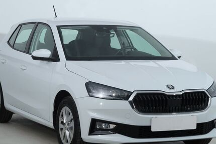 Skoda Fabia 25.000 km 15.990 &euro; Parkstein 92711