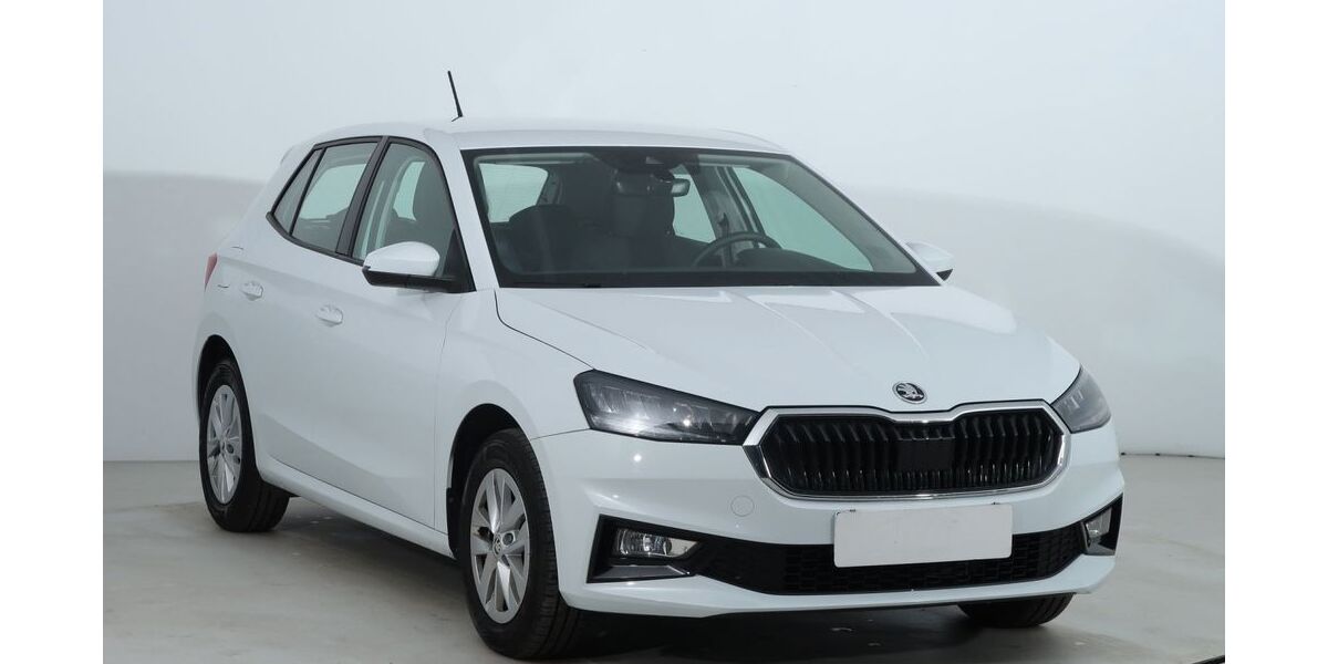 Skoda Fabia 25.000 km 15.990 &euro; Parkstein 92711
