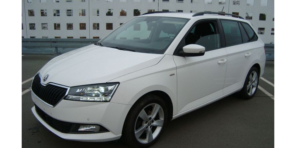 Skoda Fabia 86.300 km 10.999 &euro; Berlin 13435