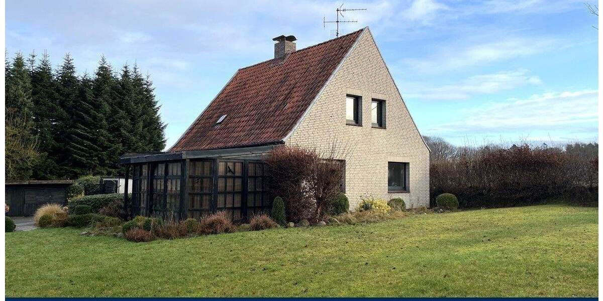 Bauen in zweiter Reihe mit Blick auf Felder und Wiesen im schönen Schlotfeld zimmer