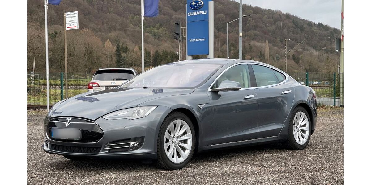 Tesla Model S 251.750 km 16.890 &euro; Trier 54294
