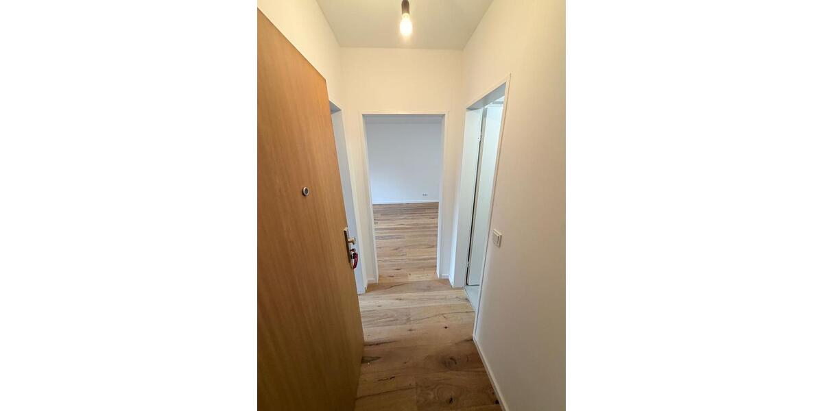 Dachgeschoßwohnung Düsseldorf Stadtbezirk 9 - 1 Zimmer, 35 m&sup2;, 695&euro; | Angebot:26593126