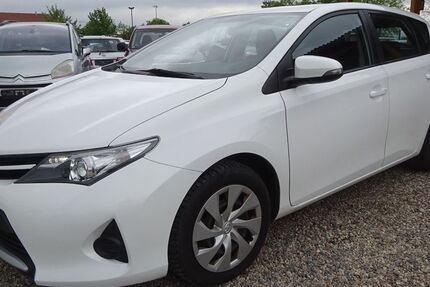 Toyota Auris 233.429 km 5.000 &euro; Dresden 01219