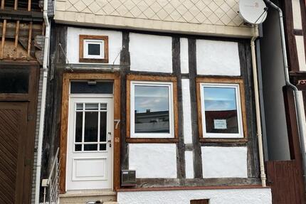 Haus Hardegsen - 2 Zimmer, 90 m&sup2;, 64.000&euro; | Angebot:27231998