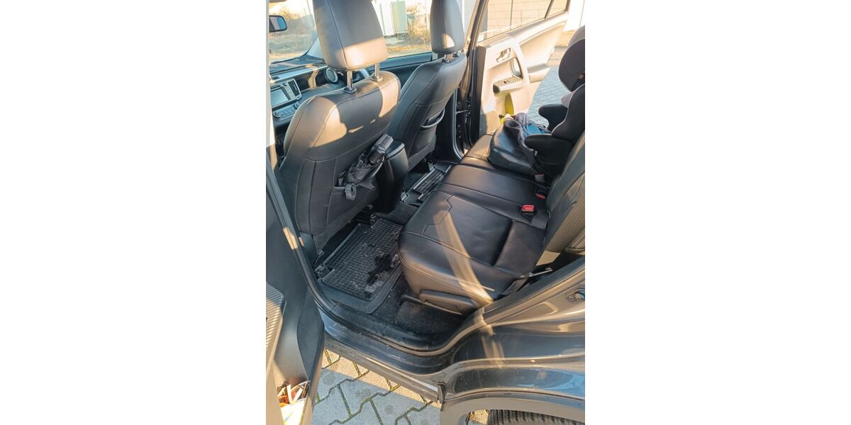 Toyota RAV 4 96.800 km 18.250 &euro; Neuenburg 79395