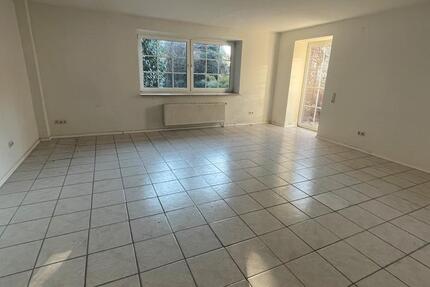 Haus Dollern - 10 Zimmer, 230 m&sup2;, 2.150&euro; | Angebot:24293689