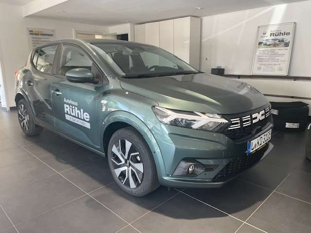 Dacia Sandero 5.500 km 15.900 &euro; Leipzig-Burghausen 04178