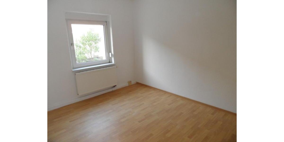 Erdgeschoßwohnung Bitterfeld-Wolfen Bitterfeld - 3 Zimmer, 60 m&sup2;, 361&euro; | Angebot:26676508