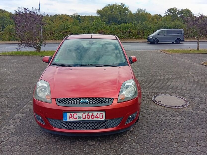 Ford Fiesta 137.116 km 1.999 € Aachen 52080