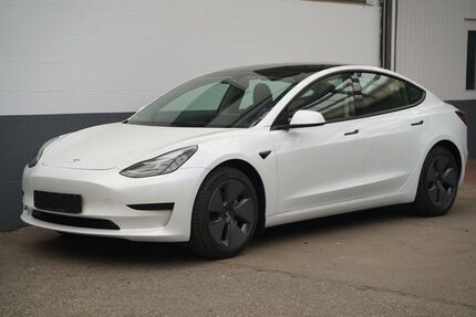 Tesla Model 3 79.987 km 23.250 &euro; Mönchengladbach 41236