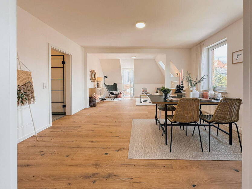 Exklusive 2-Zimmer-Wohnung mit Dachterrasse, Küche und Stellplatz