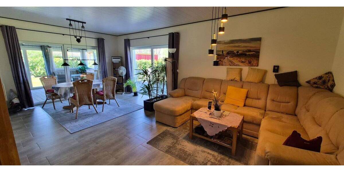Moderner, neuwertiger Bungalow mit PV-Anlage, Wärmepumpe, Wallbox, Klima, Vollbad, EBK, 3 Carports uvm. - Bungalow Gorleben | Angebot:26573092