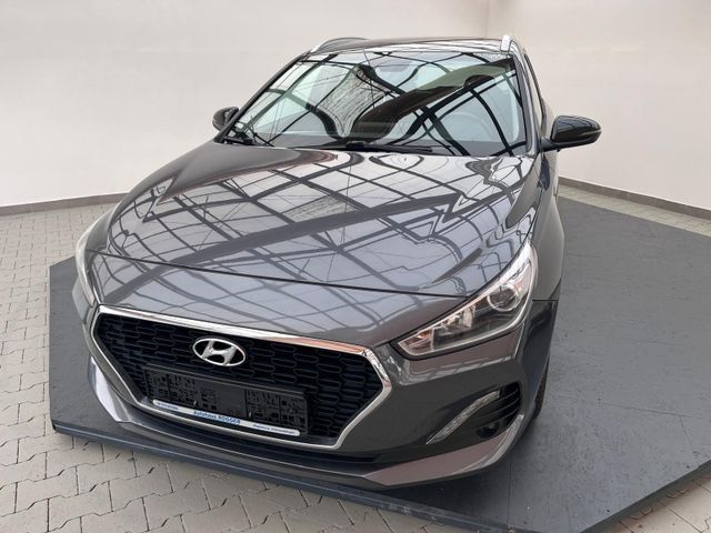 Hyundai i30 133.384 km 12.490 &euro; Magdeburg 39116