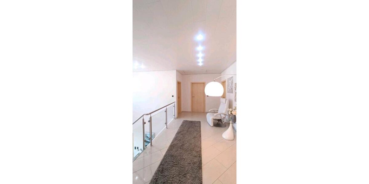 Einfamilienhaus Breidenbach - 8 Zimmer, 207 m&sup2;, 470.000&euro; | Angebot:26539621