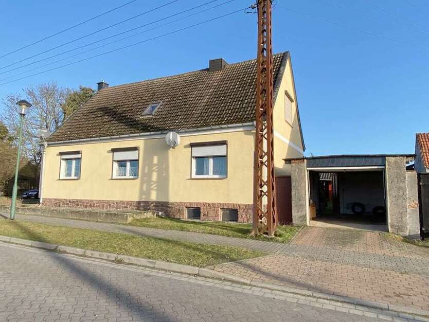 Haus zum Kaufen in Schwiesau 145.000 € 149 m²