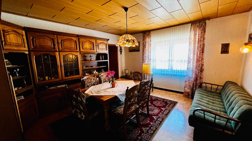 Einfamilienhaus Bexbach - 7 Zimmer, 140 m&sup2;, 195.000&euro; | Angebot:26888783