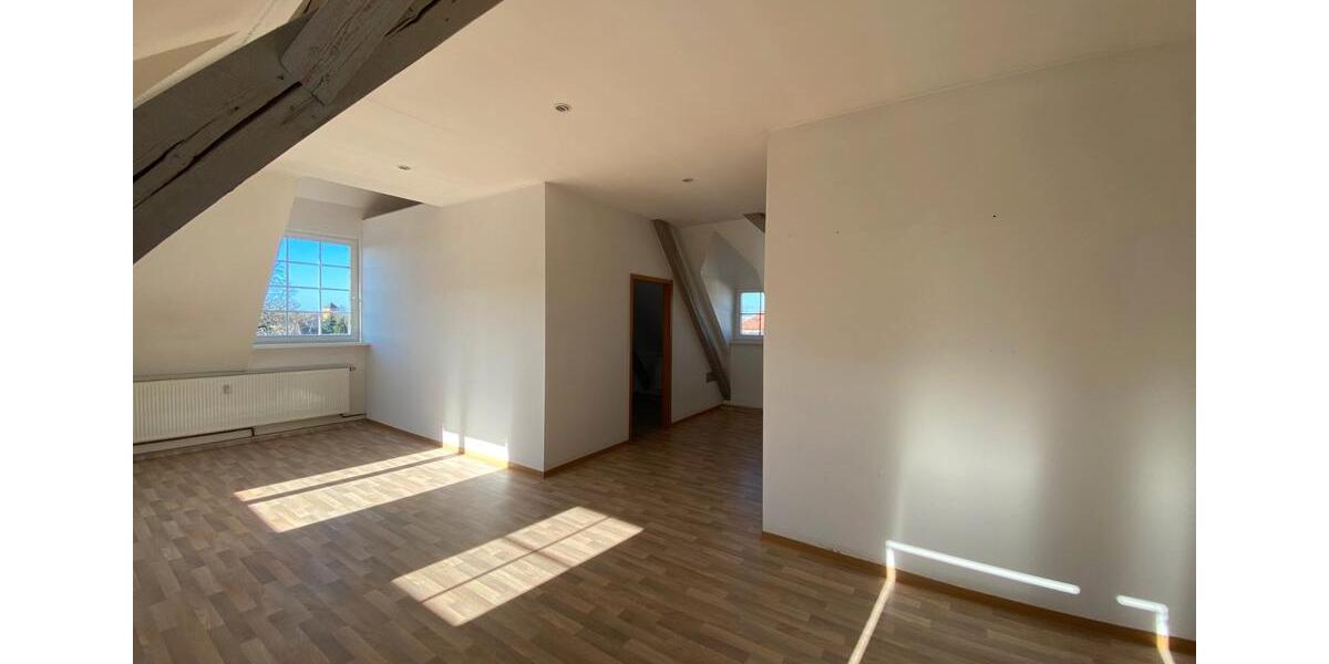 Dachgeschoßwohnung Gröditz - 3 Zimmer, 88 m&sup2;, 660&euro; | Angebot:26132946