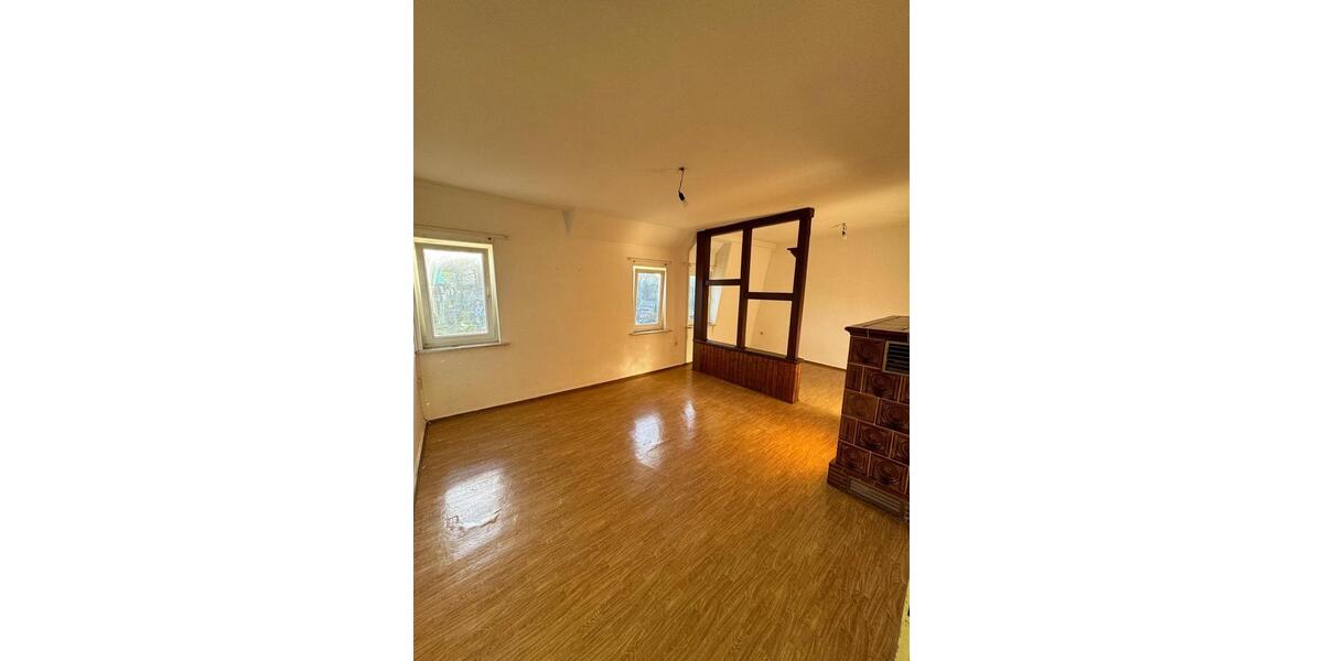 Dachgeschoßwohnung Zella-Mehlis Mehlis - 2 Zimmer, 45 m&sup2;, 290&euro; | Angebot:25099167