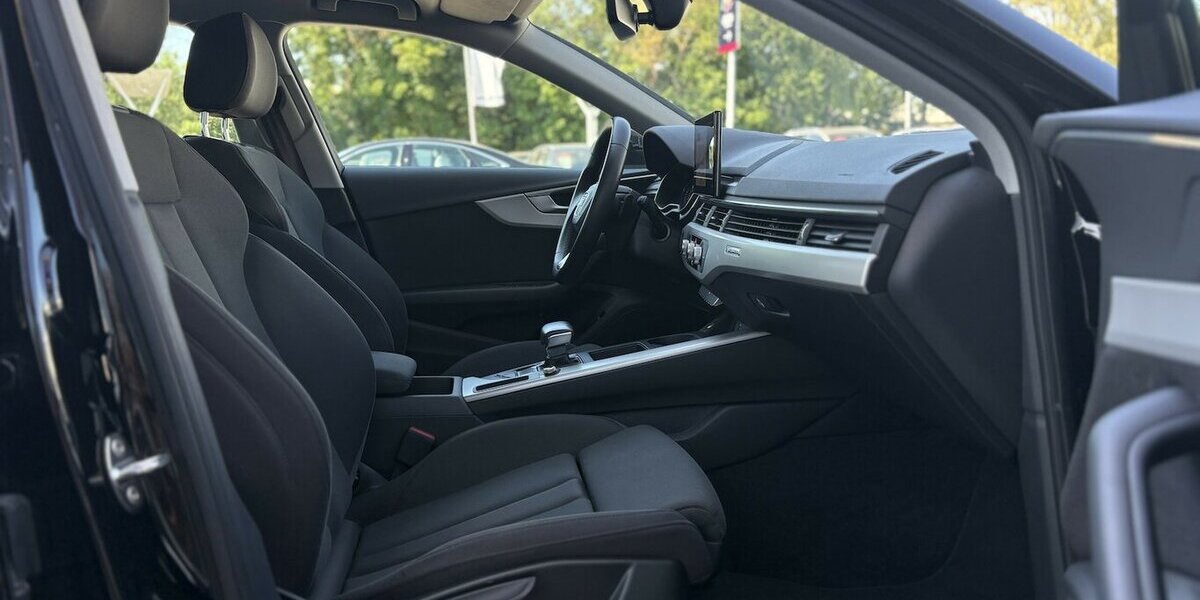 Audi A4 40 TDI quattro advanced ACC/DAB/NAVI/AHK/LED 71.953 km 25.900 &euro; Villingen-Schwenningen 78054